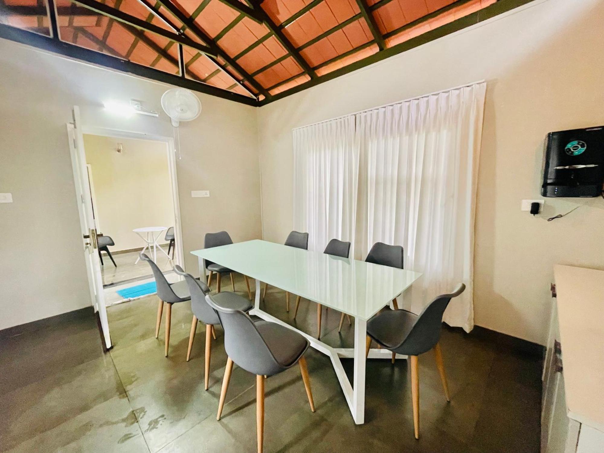 The Hive At Druv Dakshin Farm Villa *